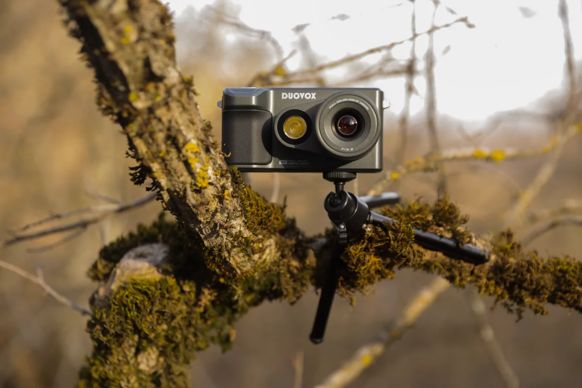 Full-color night vision pocket camera turns night into day